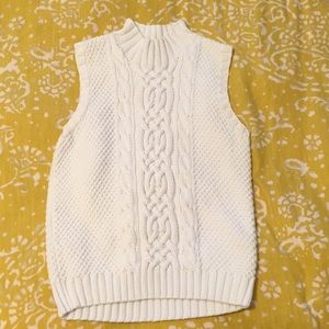 Beautiful RALPH LAUREN sweater vest ✨